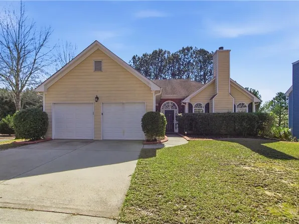 3765 Holiday Ln, Atlanta, GA 30349