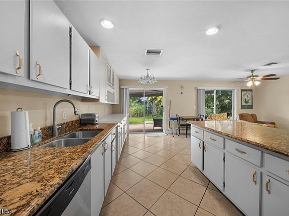 5th image of 1583 Sunkist Way