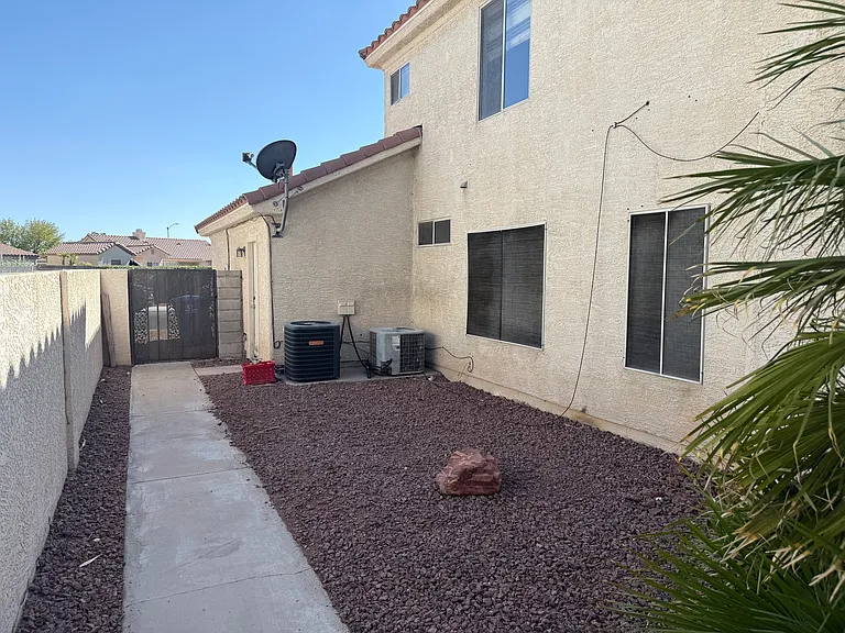 5104 Sequin Dr — Photo 20