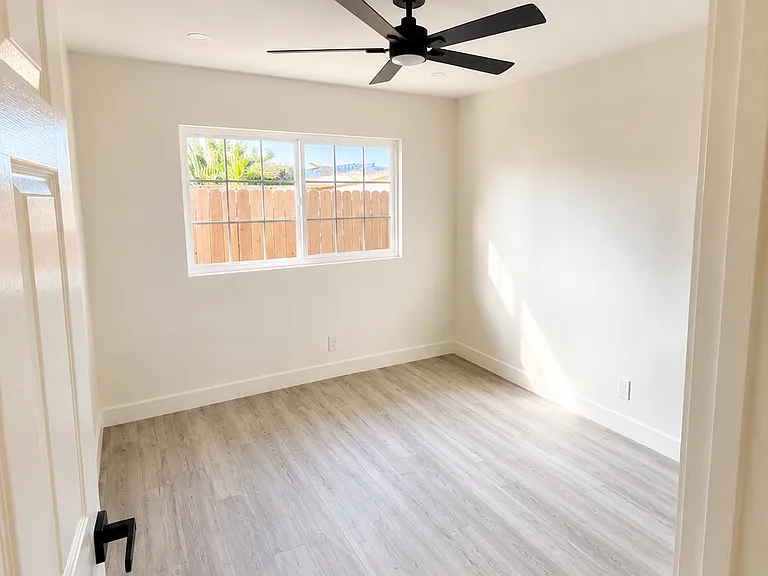 5848 Gardenia Ave #5848 — Photo 5
