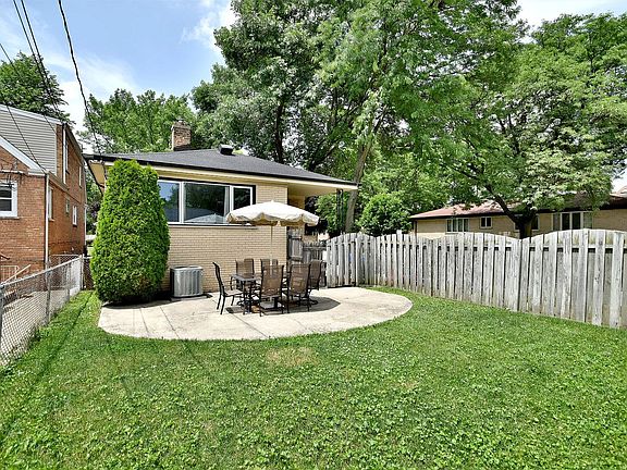 5th image of 5059 N Oak Park Ave