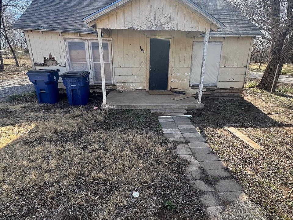 1st image of 106 W Maple Ave