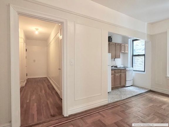 2nd image of 116 W 238th St APT 4D