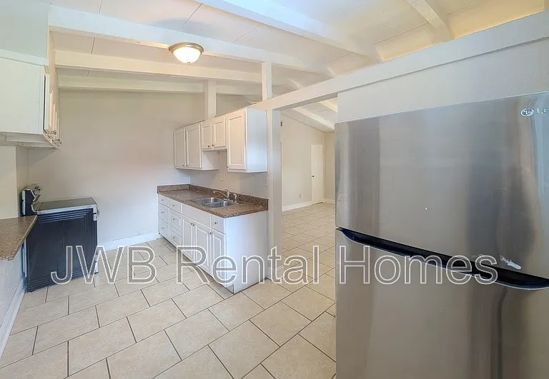 6221 Terry Parker Dr N — Photo 2