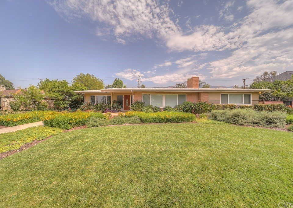 1st image of 680 E Parkdale Dr