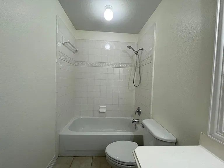 8525 Hudson St — Photo 17