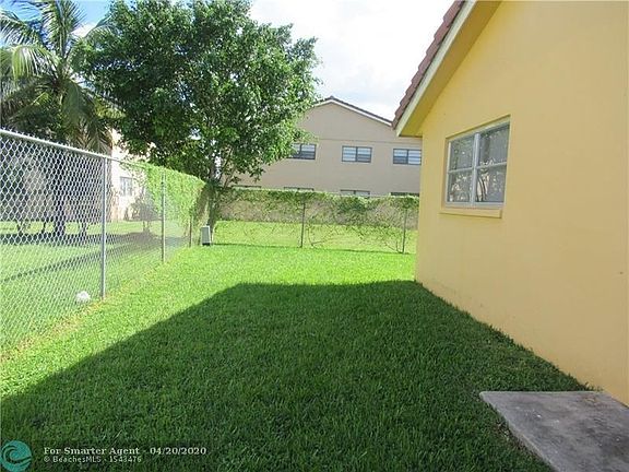 5th image of 8600 NW 35th St APT 2