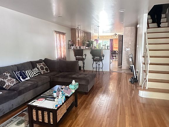 2nd image of 358 Chesterton Ave