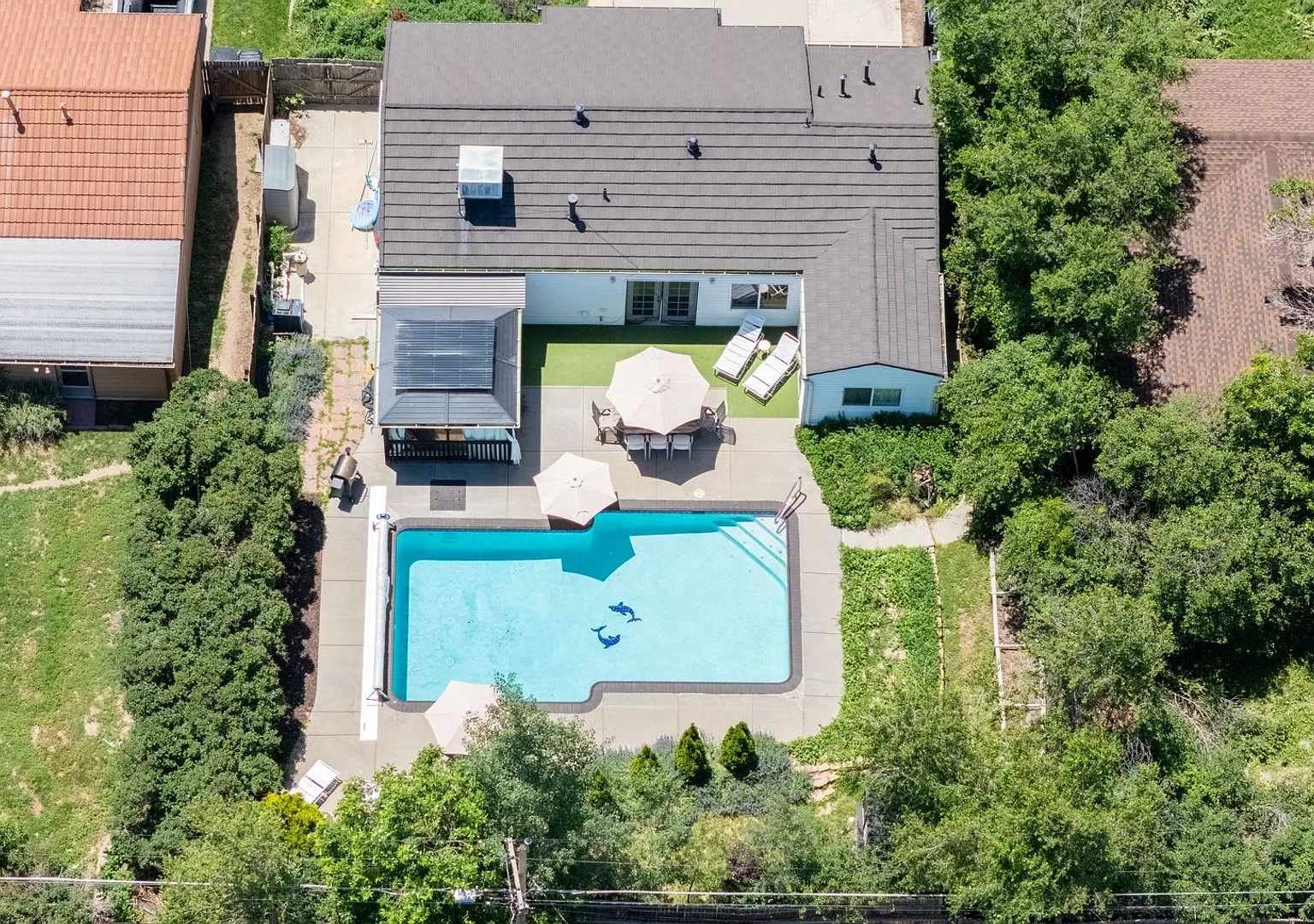 Resort vibes**Your own private pool**Rare 3BR/2BA House in Denver — Photo 2