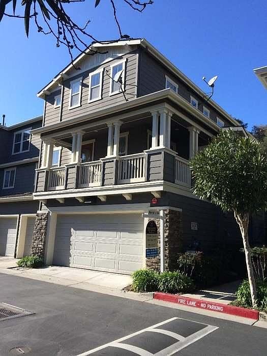 1st image of 900 Live Oak Way