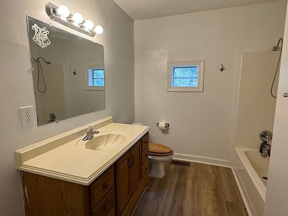 5th image of 107 Woodland Dr