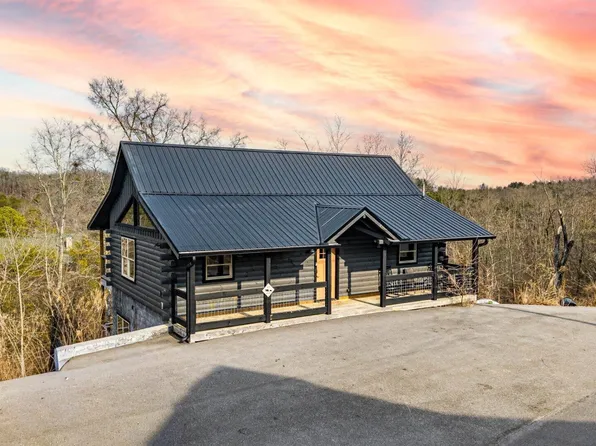 2104 Eagle Feather Dr, Sevierville, TN 37876