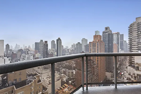 Rented by Compass | media 18