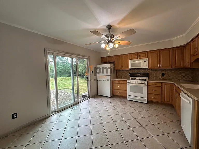 711 Wellington Dr — Photo 6
