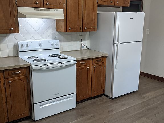 3rd image of 2906 N River Ter