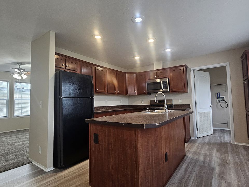 1st image of 9846 Townsquare Blvd #15