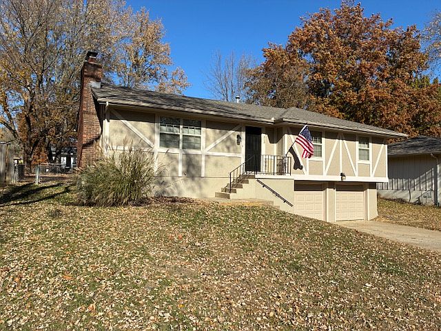 1st image of 313 SW Parkwood Dr
