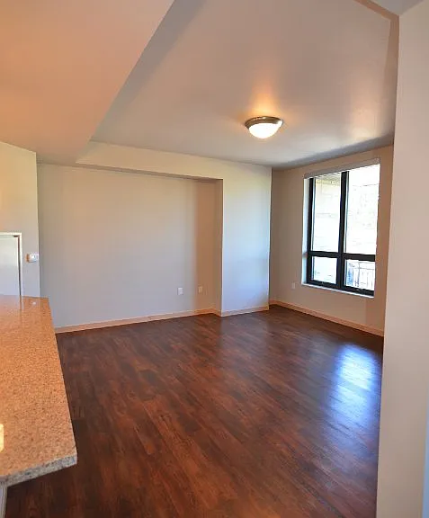 Venture Luxury High Rise — Photo 44
