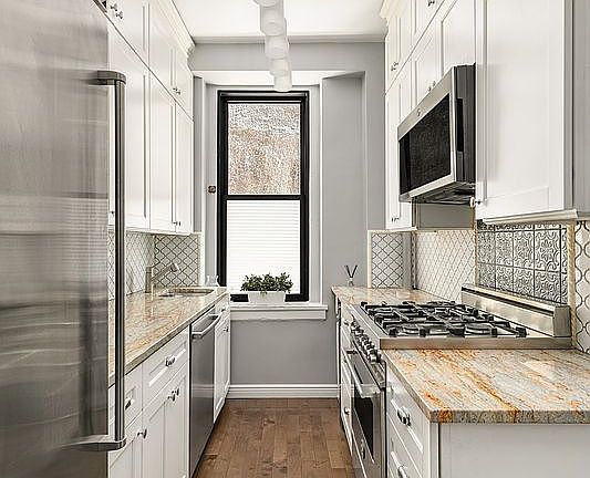 5th image of 24 W 69th St APT 1A