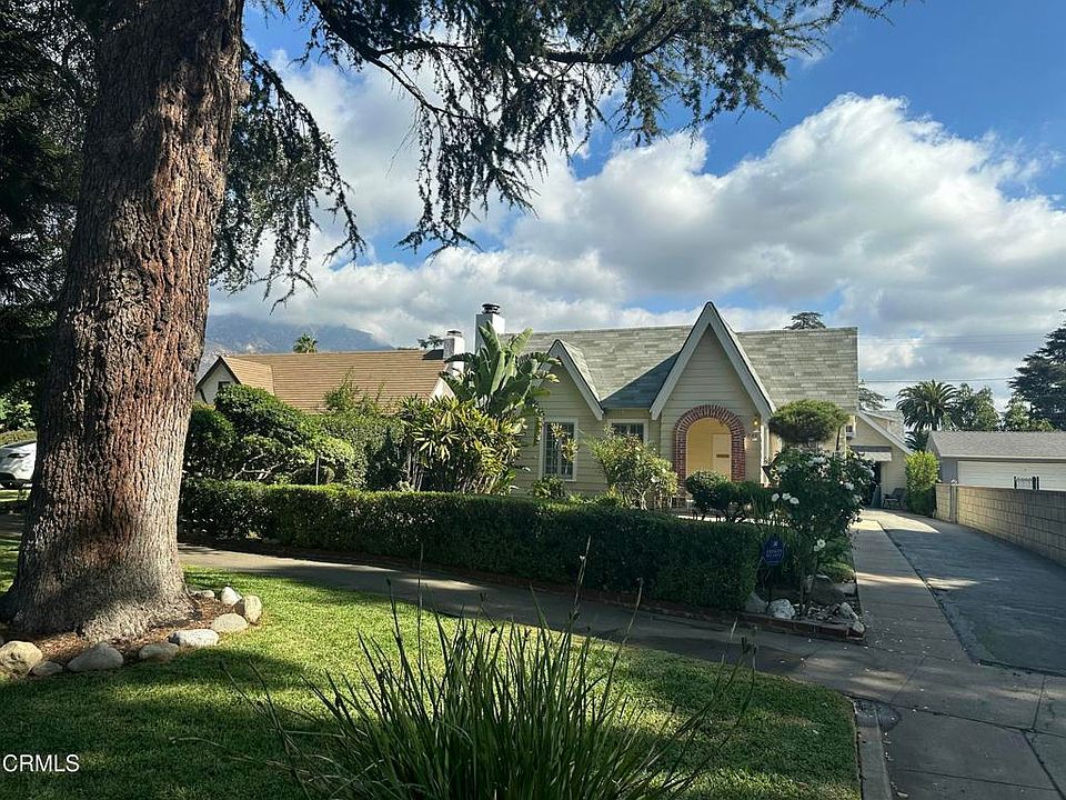 1st image of 2122 Navarro Ave