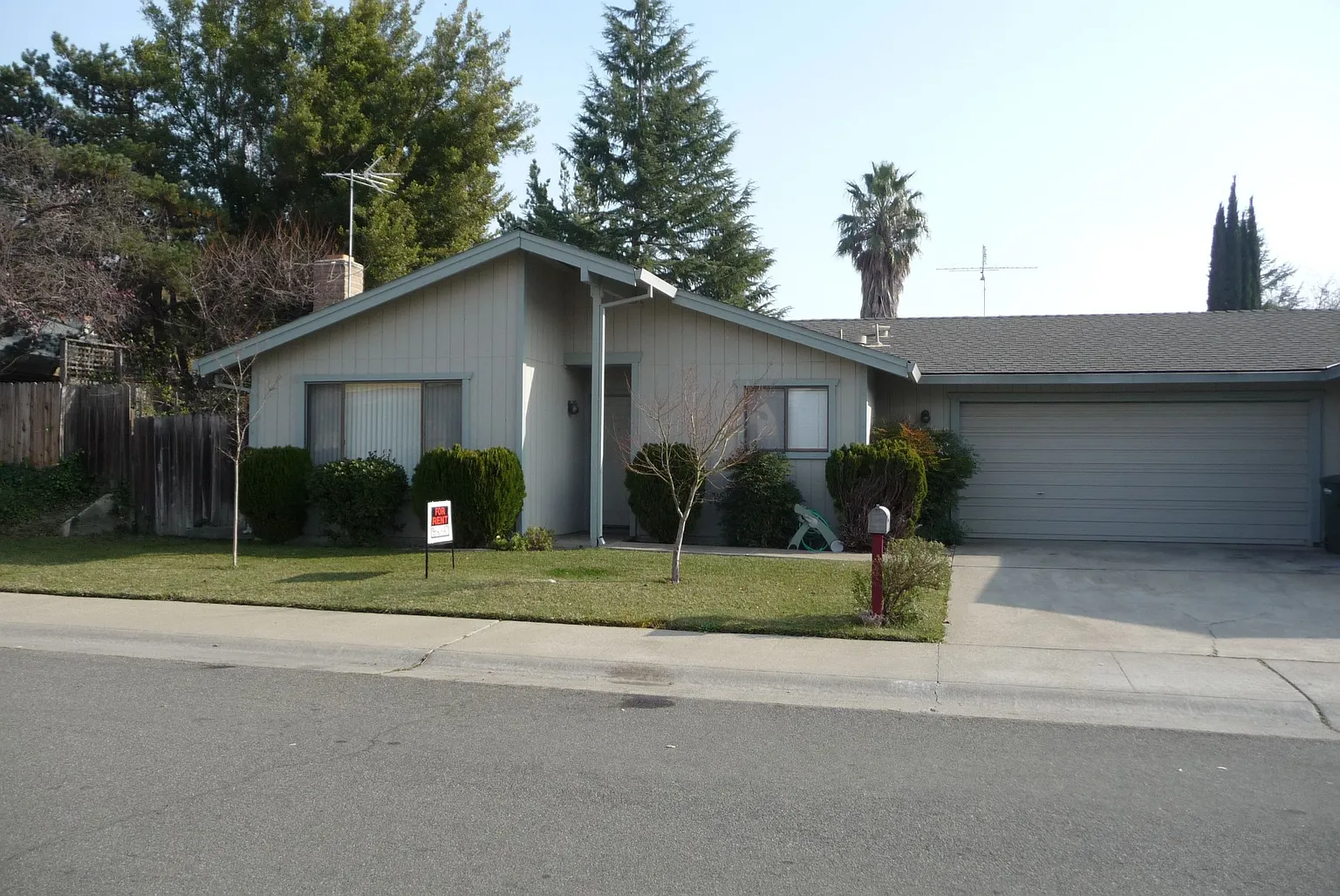 392 Windward Way photo 1