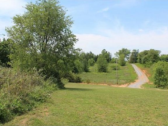 4th image of 7630 Greystone Rd