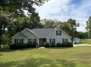 52A Cherokee Rd, Cherokee Village, AR 72529