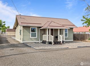 198 3rd St, Touchet, WA 99360