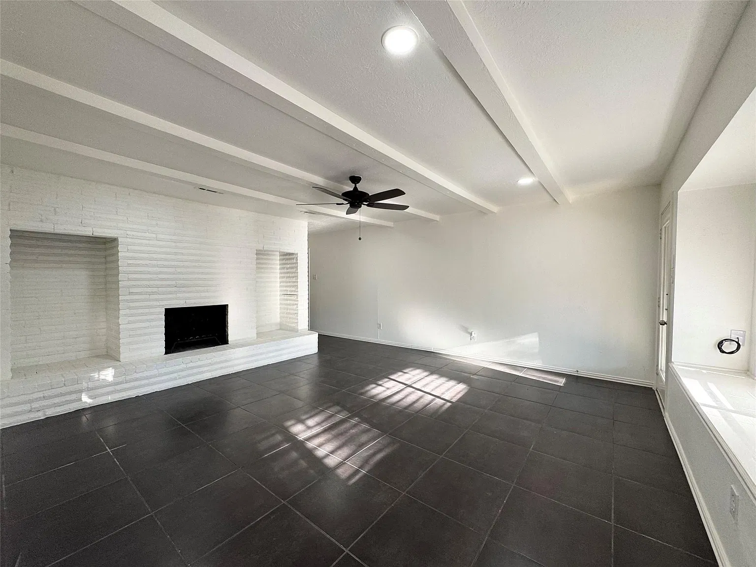 4 bed, 2.0 bath, 1480 sqft, $1,800 — Photo 4