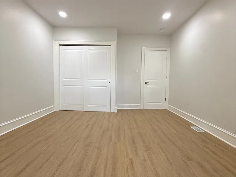 1322 S 57th St — Photo 32