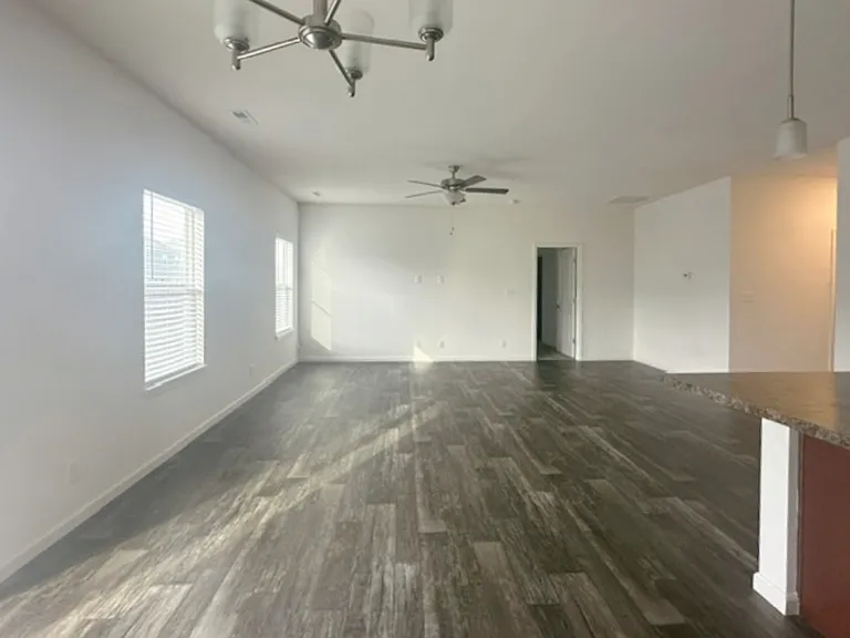 4792 Dobson Dr — Photo 2