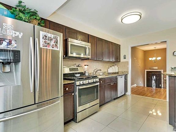 3rd image of 349 W 19th St
