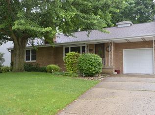 608 N Main St, Washington, IL 61571