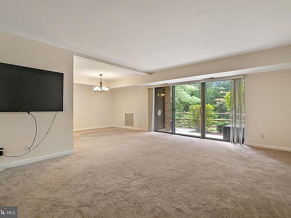 5th image of 4408 Island Pl APT T2
