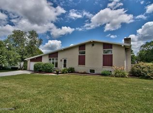 2426 E River Rd, Slatington, PA 18080