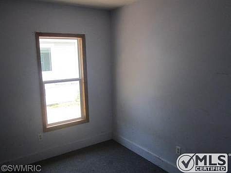 4th image of 1066 E Dale Ave