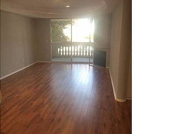 4th image of 12712 Moorpark St APT 207