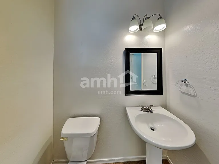 3282 E Oakland St — Photo 11
