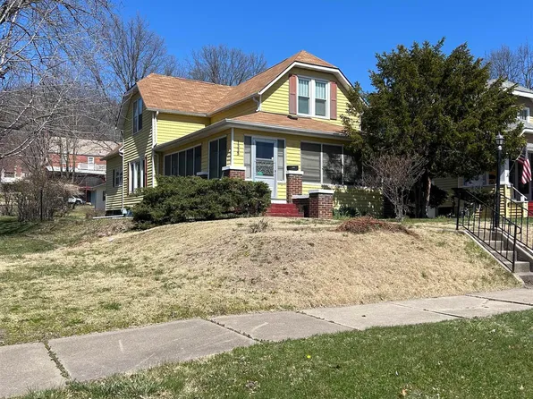 1335 Avenue C, Fort Madison, IA 52627