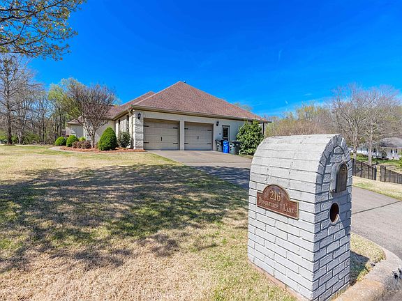 3rd image of 216 Doubletree Ln