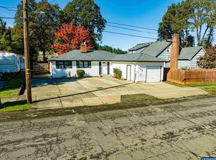 342 8th Ave, Sweet Home, OR 97386