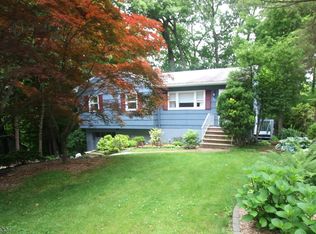20 Seneca Dr, Ringwood, NJ 07456