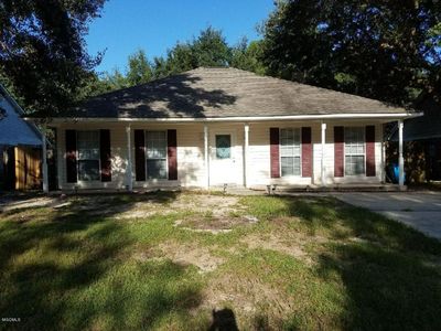 1616 S 8th St, Ocean Springs, MS, 39564