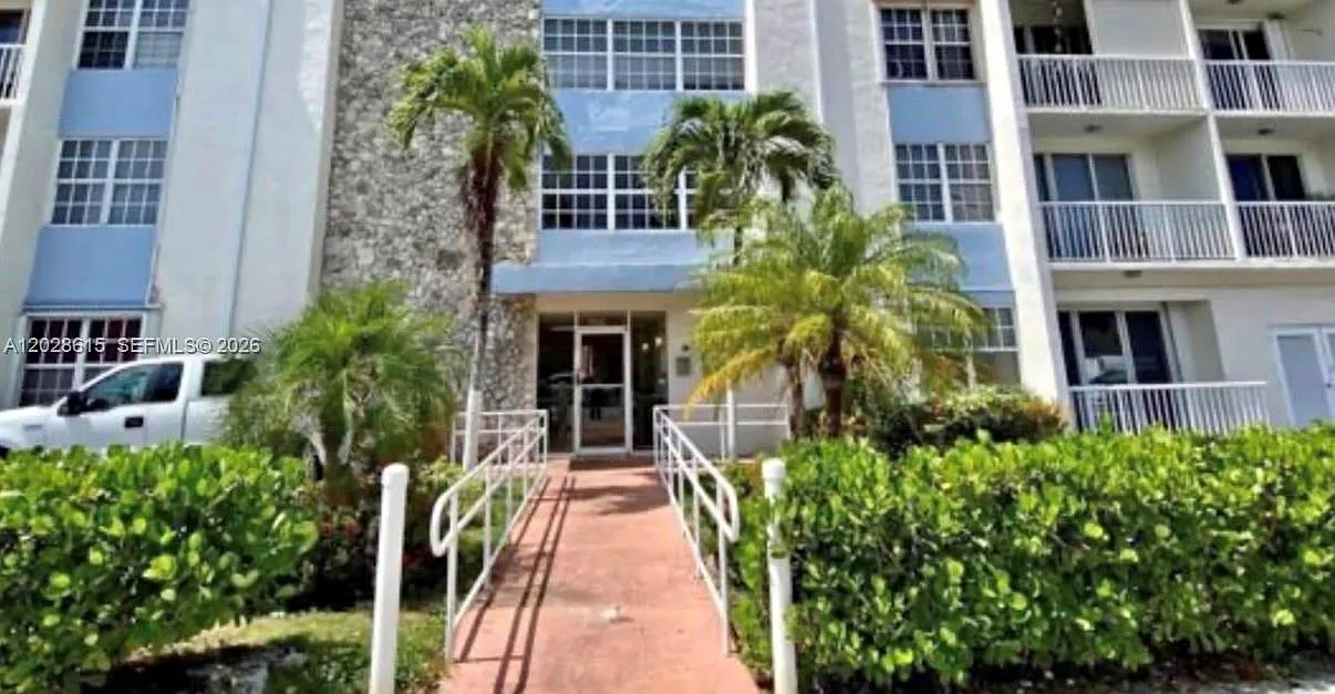 Cordoba Condo — Photo 1