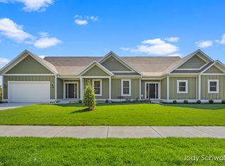 615 Pineview Dr, Belding, MI 48809