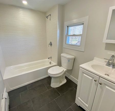 5th image of 323 Rutherford Ave #4