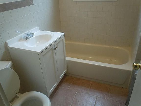 5th image of 95 Grand Ave #2
