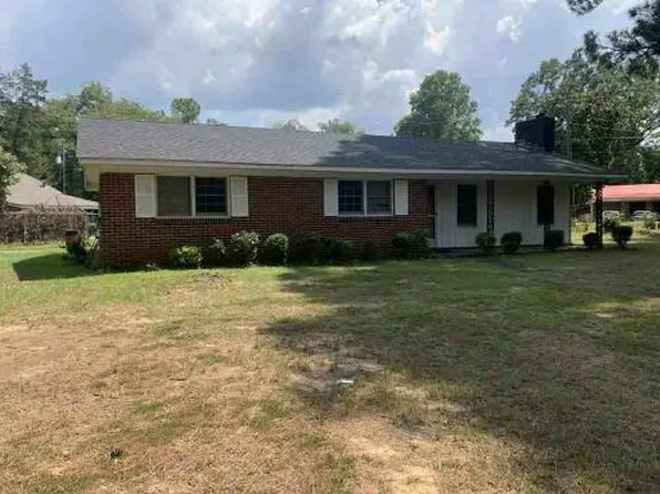 202 Crestwood Dr, Selma, AL 36701