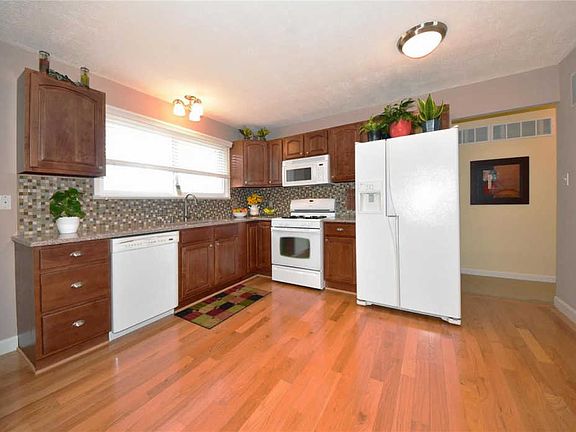 2nd image of 2273 Westglen Park Dr