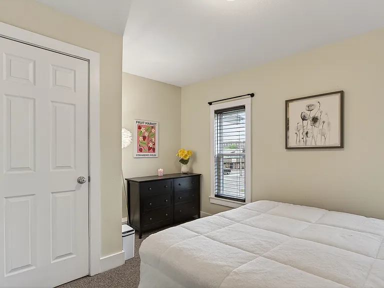 700 Broadway Ave NW #2 — Photo 17